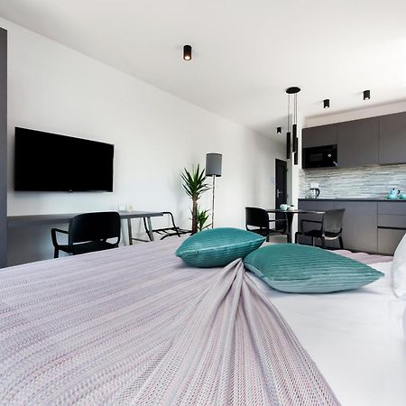 Luxury Residence Levante Ровин Екстериор снимка