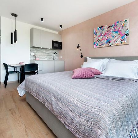 Luxury Residence Levante Ровин Екстериор снимка