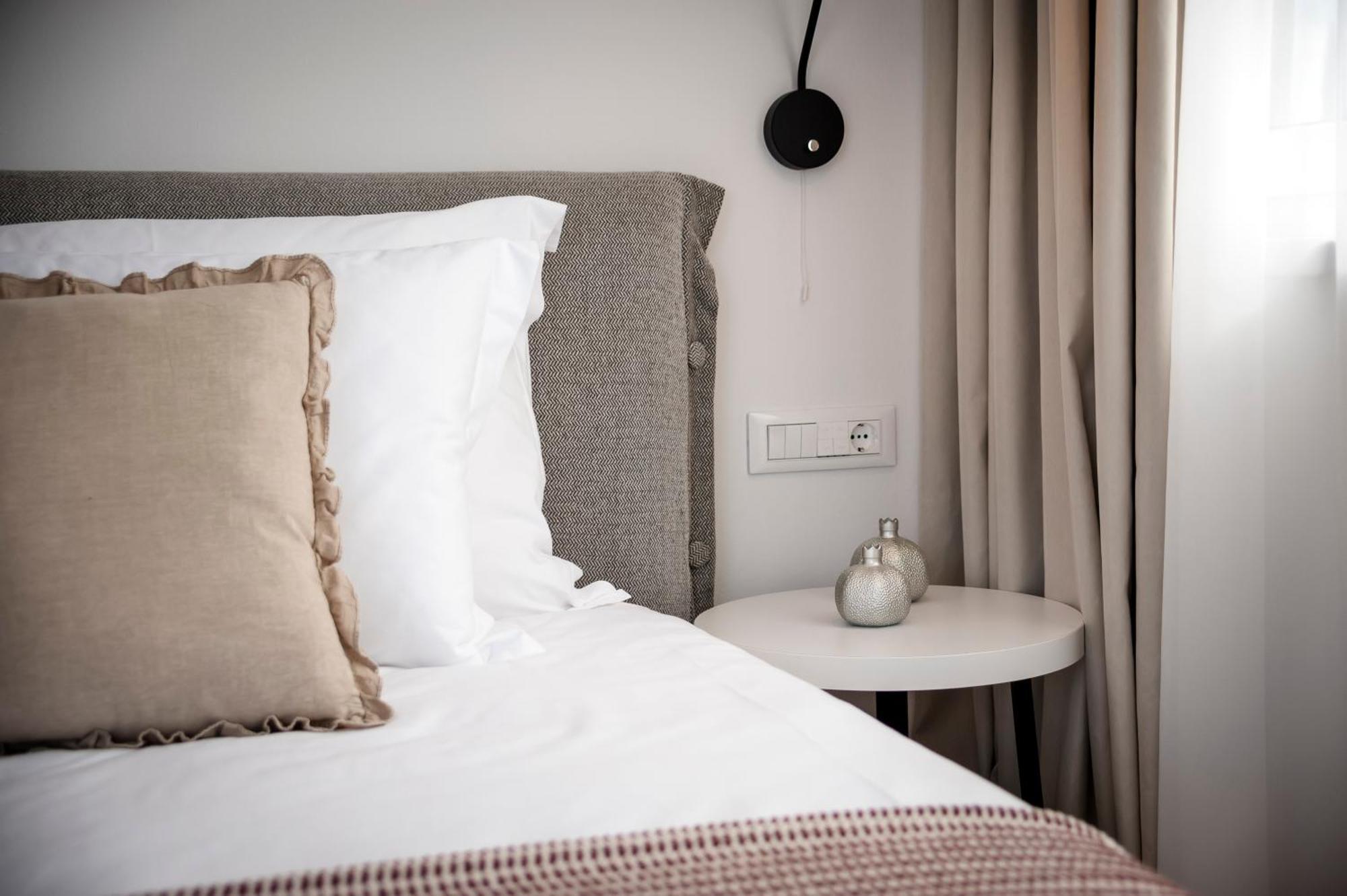 Luxury Residence Levante Ровин Екстериор снимка