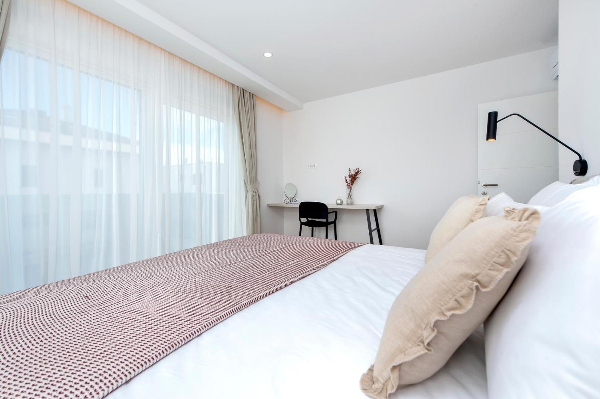 Luxury Residence Levante Ровин Екстериор снимка